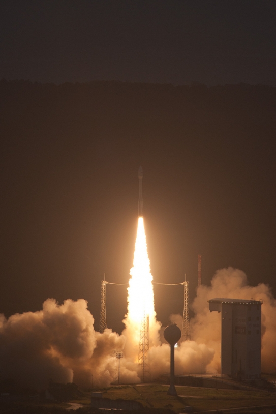 Le 1er tir de Vega a eu lieu aujourd&#039;hui à 11h (heure de Paris). Crédits : ESA - S. Corvaja, 2012.