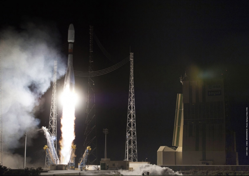 Lancement du 1er satellite, Pléiades-1A, le 17 décembre 2011, à bord d&#039;une fusée Soyouz.  