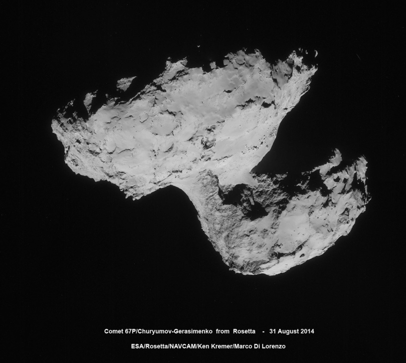 Mosaïque des images prises le 31 août par la caméra de navigation de Rosetta, à près de 61 km du noyau. Crédits : ESA/Rosetta/NavCam/Ken Kremer et Marco Di Lorenzo.