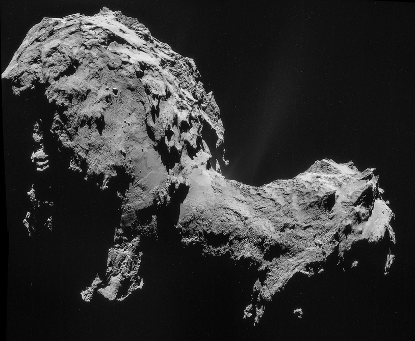 Assemblage de 4 images de la NavCam prises le 19 septembre à 28,6 km du centre du noyau ; résolution de 2,5 m/pixel. Crédits : ESA/Rosetta/NavCam.
