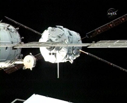 L&#039;ATV s&#039;est approché à seulement 11m de l&#039;ISS. Crédits : NASA.