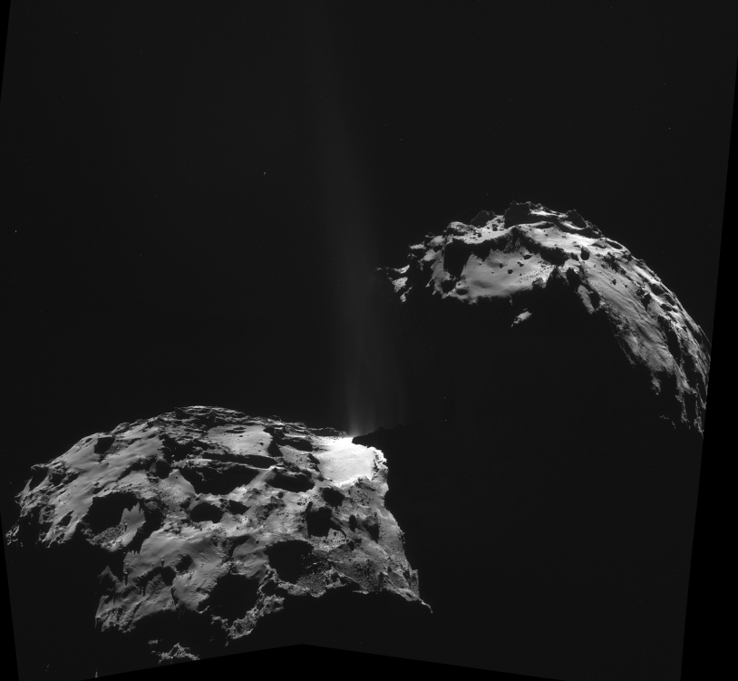 Assemblage des 4 images de la NavCam du 26 septembre 2014 (26,3 km de distance du centre du noyau). Crédits : ESA/Rosetta/NavCam/Elisabetta Bonora &amp; Marco Faccin.