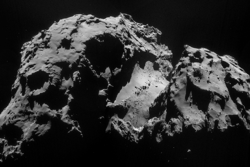 Mosaic of 4 images acquired 24 September by Rosetta’s navigation camera 28.5 km from the nucleus (resolution approx. 2.5 m/pixel). Credits: ESA/Rosetta/NavCam.