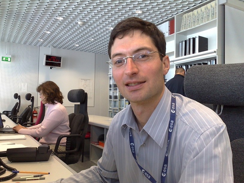 Sylvain Lodiot est français, il a fait ses études à Grenoble et, après plusieurs années de présence au sein de l’équipe des opérations de vol de Rosetta, il en est devenu le responsable en avril dernier. Crédits : ESA.