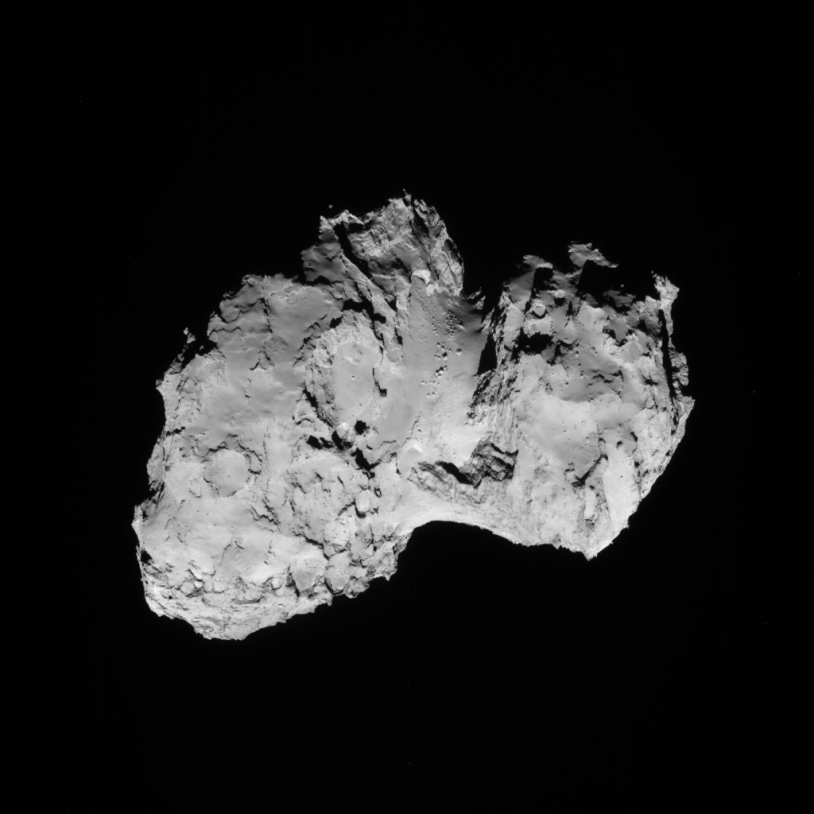 Image du noyau de 67P vu par la caméra de navigation de Rosetta le 19 août 2014 à une distance de 79 km.